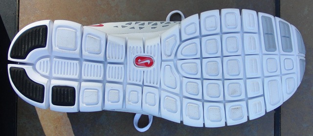 pavimento Adoración cinturón Nike Free Run+ Review: Nice Transitional Minimalist Running Shoe, but Not  Barefoot-Like